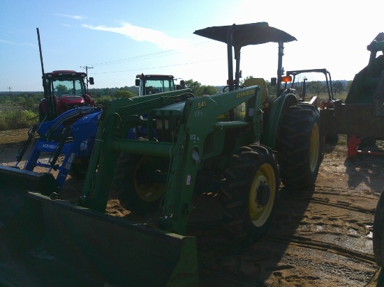 JD 5210 FAMRM TRACTOR