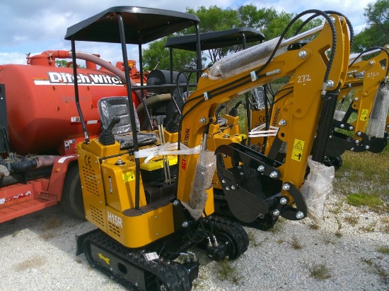 AGT INDUSTRIAL H15R MINI EXCAVATOR