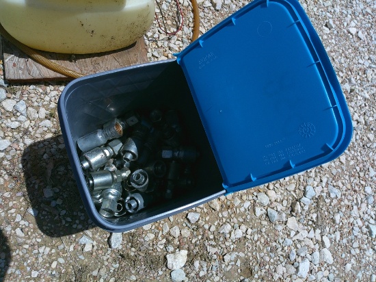 BUCKET HYD HOSE FITTINGS