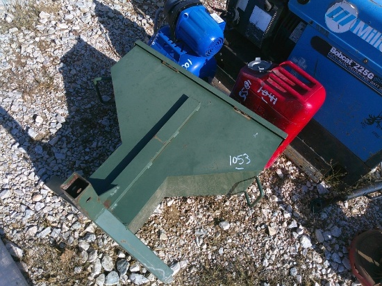 REC HITCH DEER FEEDER