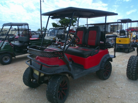 CLUB CAR ELEC GOLF CART W/ CHARGER - LITHIUM BAT
