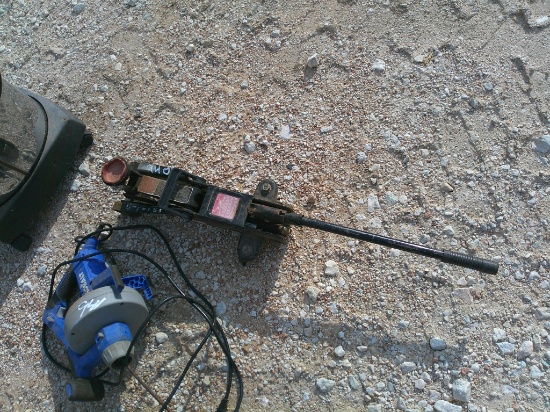 FLOOR JACK