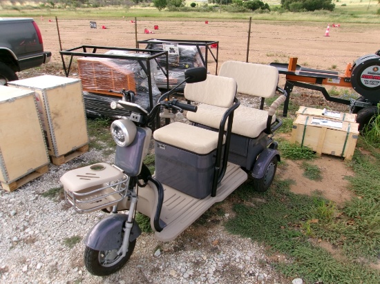 ELECTRIC 2-SEAT TRICYCLE