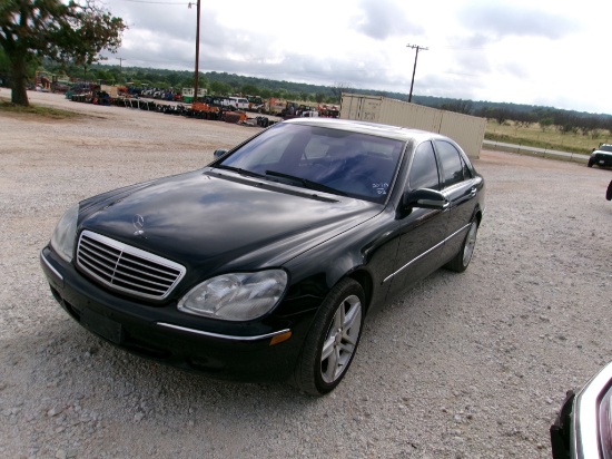 2002 MERCEDES 5500 SEDAN