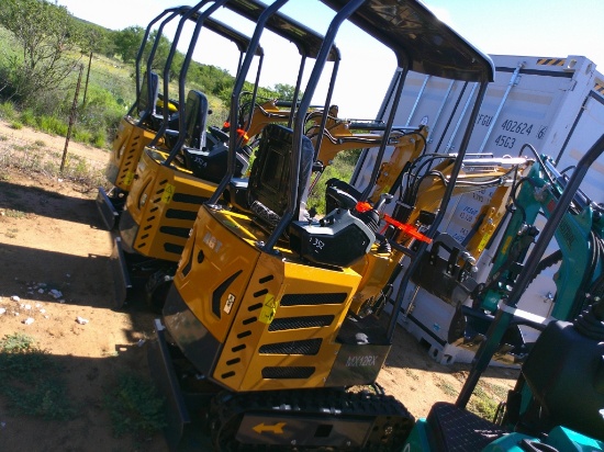 AGT INDUSTRIAL MX12RX MINI EXCAVATOR