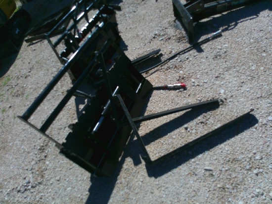 FUTURE 30" FORKS F/ MINI SKID STEER