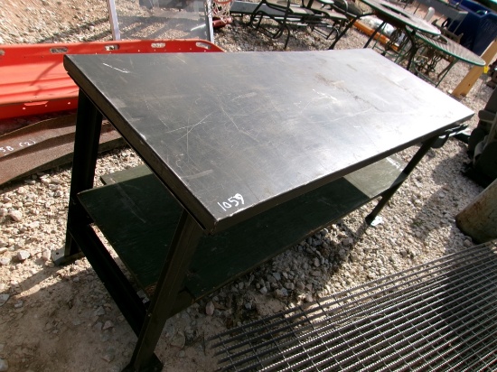 FOLD-UP WORK BENCH
