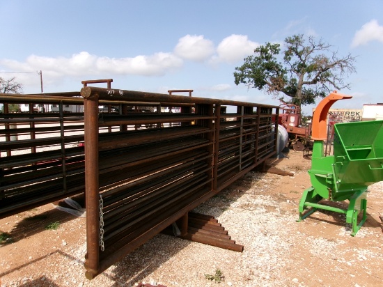 24FT FREE STANDING PANELS- 1 W/ 10FT GATE