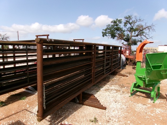 24FT FREE STANDING PANELS- 1 W/ 10FT GATE