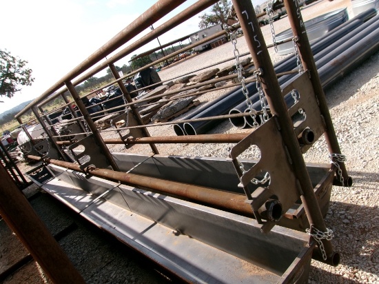 (1) 24FT FREE STANDING PANEL W/ FEED BUNK