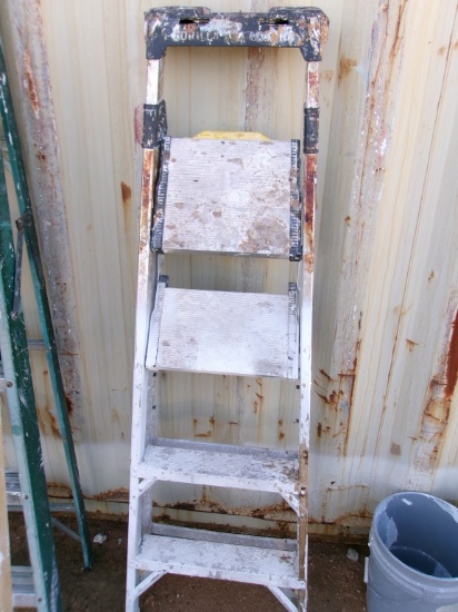 ALUM LADDER
