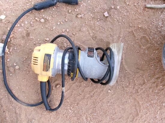 DEWALT ROUTER