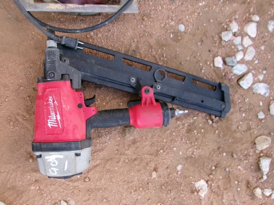 MILWAUKEE AIR NAILER