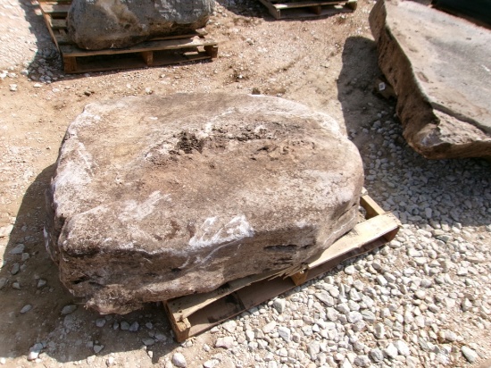LANDSCAPE ROCK ON PALLET