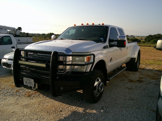 2015 Ford F350 4-Door Dually- Platinum Edition