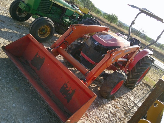 KUBOTA MX4700 FARM TRACTOR