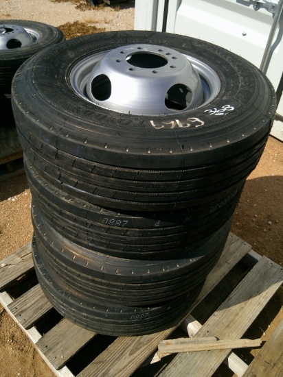 TRAIL QUEST 235-80R16 TIRES W/ DUALLY WHEELS