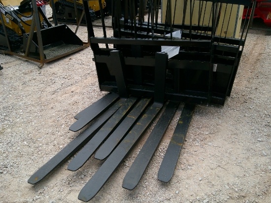 SET FORKS F/ SKID STEER