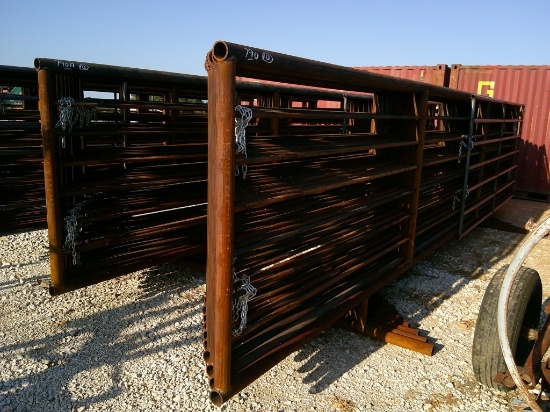 24FT FREE-STANDING PANELS- 1 W/ 10FT GATE