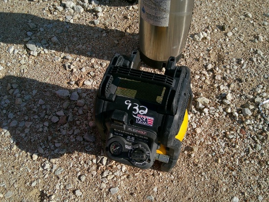 DEWALT COMPRESSOR