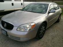 2007 BUICK LUCRNE SEDAN- NEEDS BATTERY