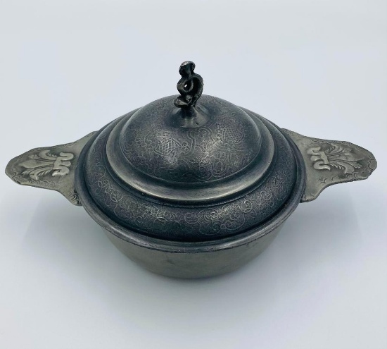 French Louis XV Period Pewter Ecuelle Porringer w/ Detailed & Precisely Seated Lid. 18th century