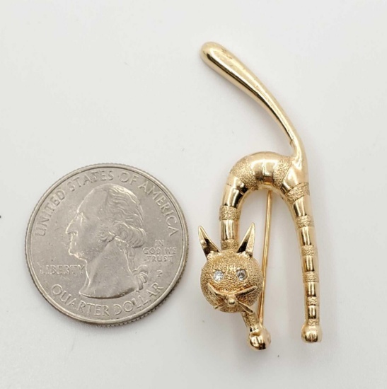 Adorable 14k Gold Cat Pin