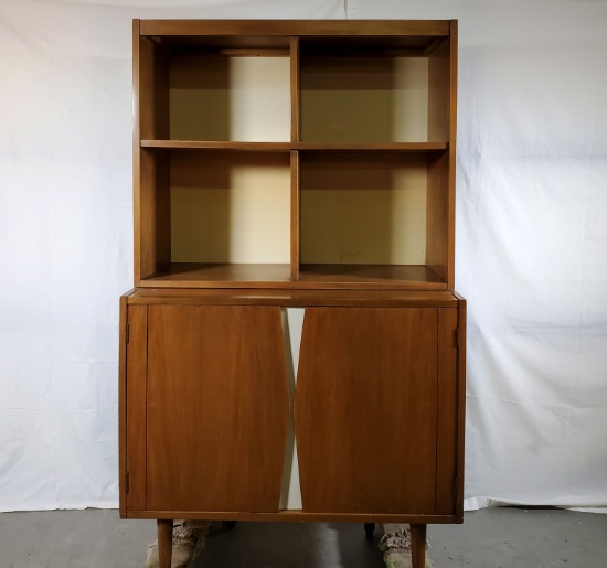MCM American Of Martinsville Beech And White Enamel 2Pc Low 2 Door Cabinet With 4 Hole Cubby Topper