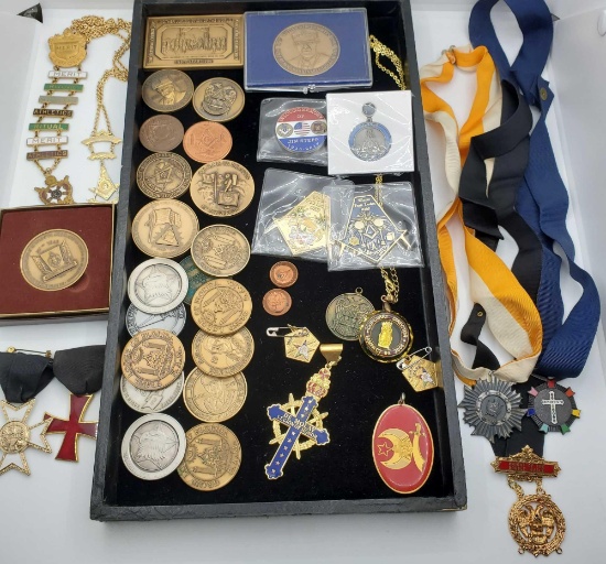 Masonic Freemason Tray Lot Of Bronze Coins, Medals, Badges