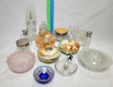 Lot of Vintage Ladies Vanity Items