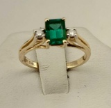 10K Yellow Gold Ring with Synthetic Emerald & 2 Side Diamonds