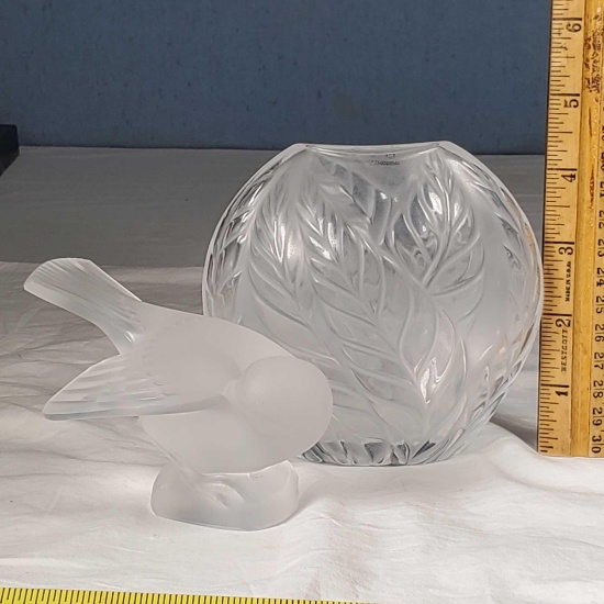 Lalique Satin Finish Sparrow and Accented Filicaria vase