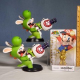 Super Mario mini Special Edition Amiibo Gold Figure Unopened and 2 Rabbids Yoshi Kingdom Battle Figs
