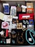 Collection of Fashion Jewelry incl. Signed