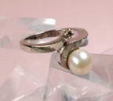 14k White Gold Pearl Ring with Diamond Chip Accent