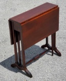 Petite Mahogany Pin Line Inlay Drop Leaf Accent Table