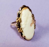 10K Yellow Gold & Shell Cameo Ring