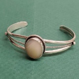 Vintage Pawn Sterling Silver & Mother Of Pearl Un-Signed Navajo Native American Cuff Bracelet