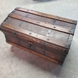 Small Jenny Lind Trunk