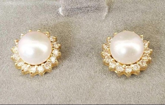 Pair of Pearl with Diamond 14k Gold Stud Earrings