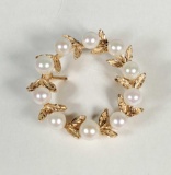 14k Gold Pearl Wreath Pin