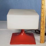 Retro Square Laurel Lamp Co Glass Shade Table Lamp