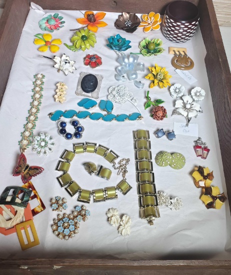 Tray of Vintage Costume Jewelry