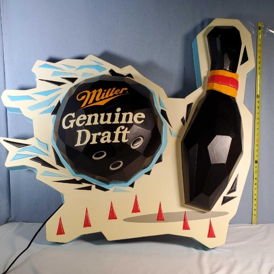 1984 Miller Genuine Draft Bowling Ball & Pin Light