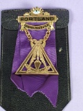 Vintage Masonic 10k Gold Ribbon Medal Pin