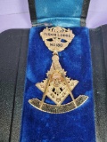 Vintage 10k Gold Masonic Past Master Medal