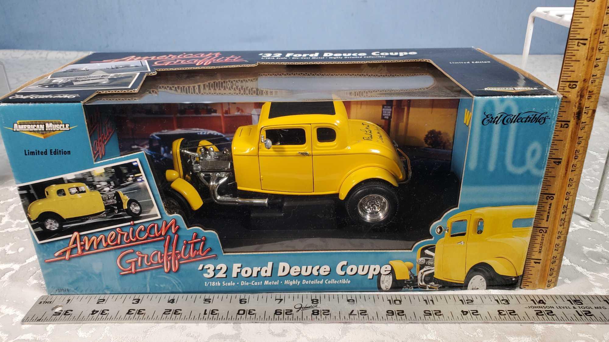 Ertl 1932 American Graffiti Ford Deuce 1:18 Diecast Car for
