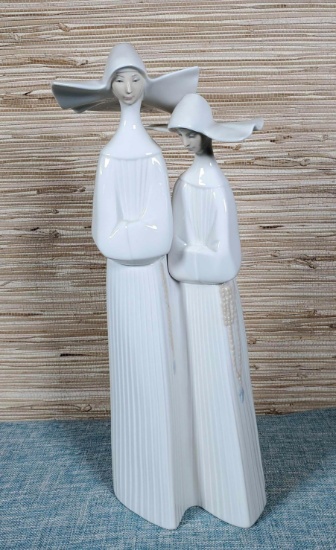 13" Lladro 2 Nuns #4611 Porcelain Figurine