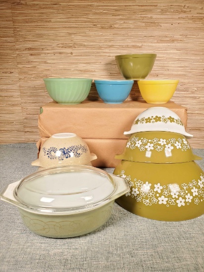 Lot of Mixed Pyrex Kitchen Ware with Promotional Sage Scroll