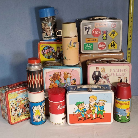 Lot Of 6 Vintage Tin Litho Lunch Boxes ad 6 Unmatched Thermoses